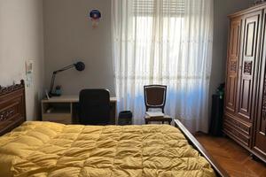 Ampia camera matrimoniale in zona san donato