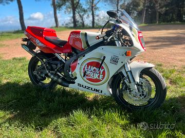 Suzuki RGV 250