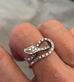 Anello oro bianco serpente diamantini