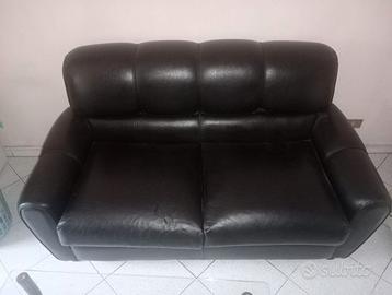 Divano in pelle nero