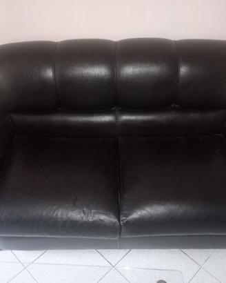 Divano in pelle nero