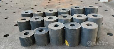 Barre tonde forate in PVC nero