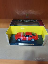 Aston Martin Road scala dal 1/18