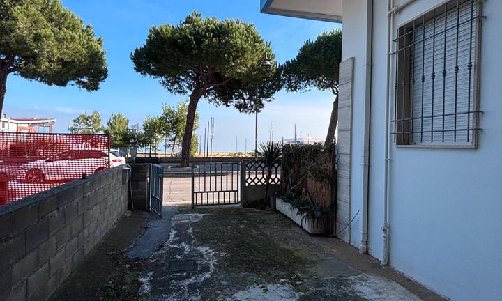 Trilocale fronte mare