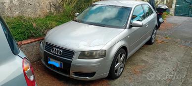 Audi A3 perfettamente funzionante × ricambi