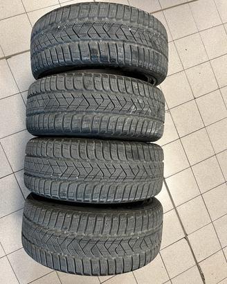 Gomme invernali pirelli 215/45 R17 91H