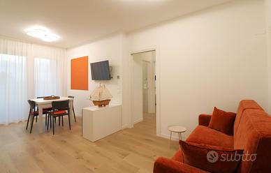 Trivano con doppi servizi vicino al mare