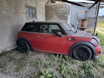 Mini Cooper R56 allestimento JCW