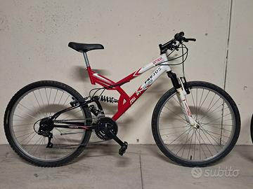 Mountain bike bi ammortizzata