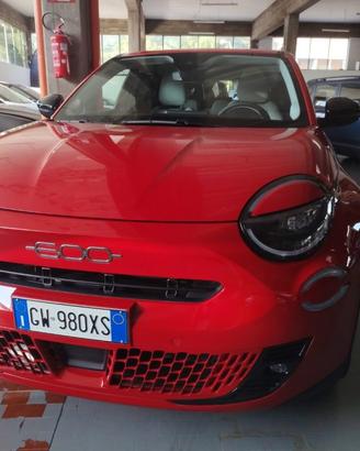 FIAT 600 Hybrid 110 CV DCT MHEV La Prima