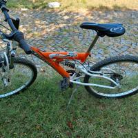 Bicicletta per anni 8 marca Maino cambio Shimano