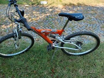 Bicicletta per anni 8 marca Maino cambio Shimano