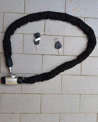 Catena antifurto con lucchetto