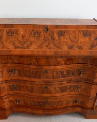 credenza in radica  e tavolo consolle