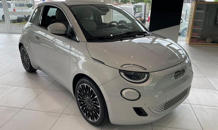FIAT 500 La Prima Berlina 42 kWh - PRONTA CON...