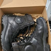 Anfibi militari Centurion 43