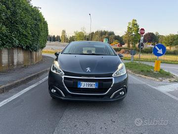Peugeot 208 PureTech 82 5 porte Allure