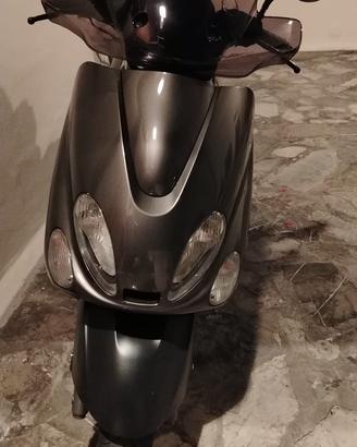 Yamaha Majesty