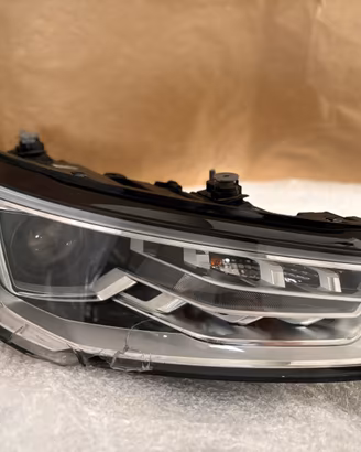 AUDI A1 Fari Fanali DX Bi Xenon Led
