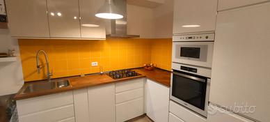 Cucina completa di elettrodomestici