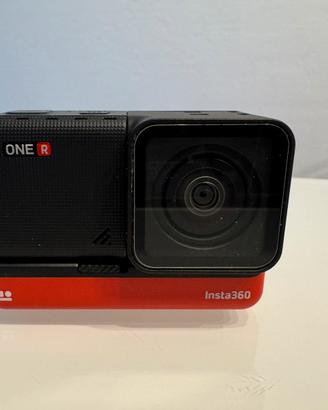 Insta360 One R 4K, batterie e accessori