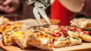 Pizzeria asporto e domicilio zona popolare