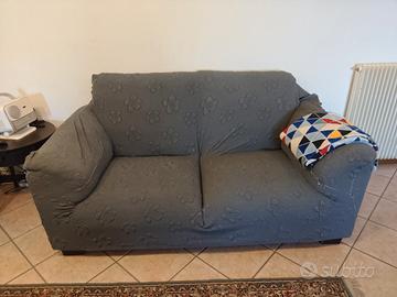 due divani IKEA blu scuro