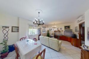 Quadrilocale ristrutturato con box