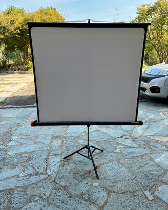 Treppiede con telo per proiezione