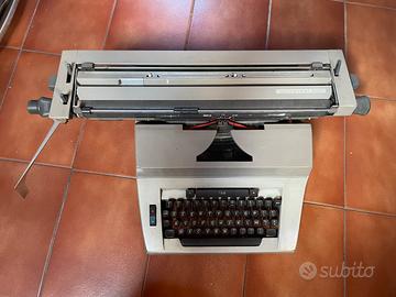 Macchina da scrivere vintage