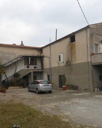Casa indipendente di 400 m² con più di 5 locali e 