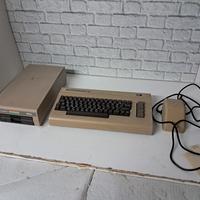 Commodore  64 con floppy  disc 