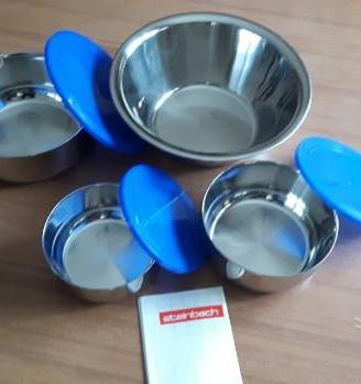 Contenitori con coperchio