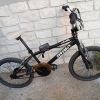 Bmx atala bicicletta ragazzo.