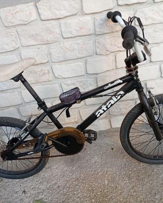 Bmx atala bicicletta ragazzo.