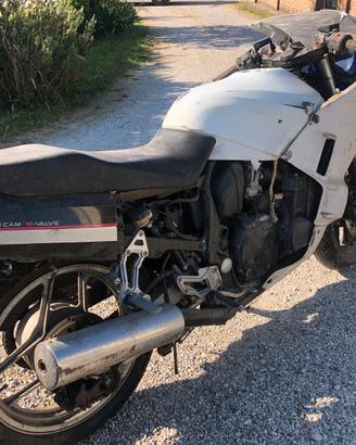 KAWASAKI ZX 750 F