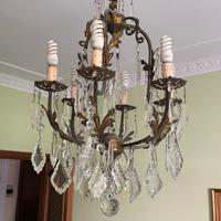 Lampadario con gocce in cristallo