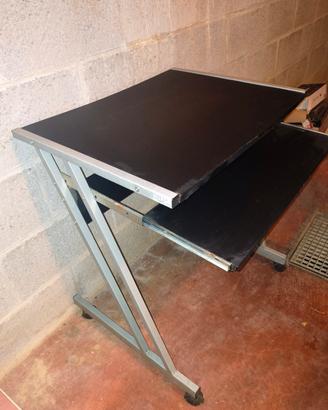 scrivania porta pc salva spazio con ruote 