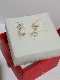 orecchini di corallo bianco e argento 