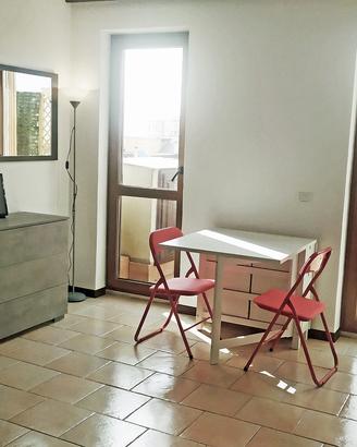 Sassari monolocale con ingresso e terrazzo