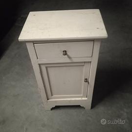 Comodino bianco
