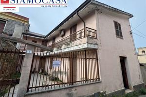Casa con giardino e posto auto ad Arbus