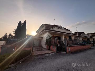 PORZIONE DI BIFAMILIARE A LARIANO