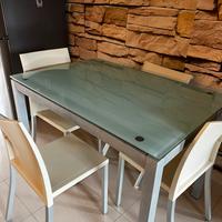 Tavolo allungabile + 3 sedie