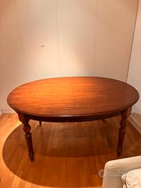 Tavolo ovale allungabile in legno massello