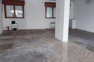 Locale commerciale vetrinato di circa 100mq