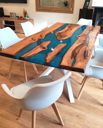 🌿 Tavoli su misura in legno e resina 