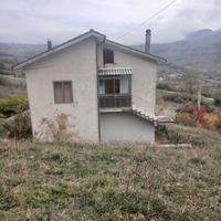 Villetta indipendente di ca. 180mq disposta su due