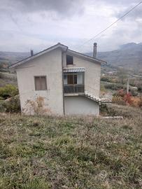 Villetta indipendente di ca. 180mq disposta su due