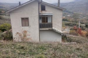 Villetta indipendente di ca. 180mq disposta su due